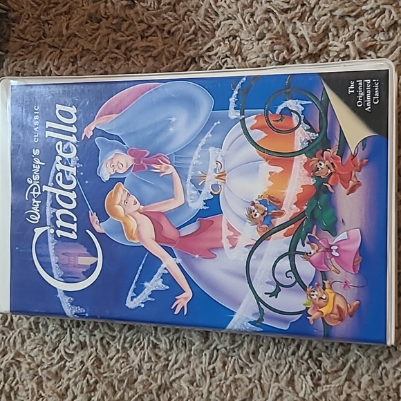 17 VHS Movies 13 Disney Classics - Picture 9 of 16